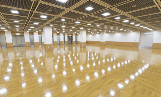 展示ホール内に到着